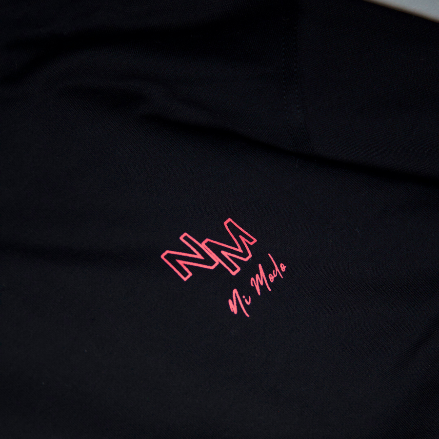 Mas Pesos Menos Besos - Black Hoodie